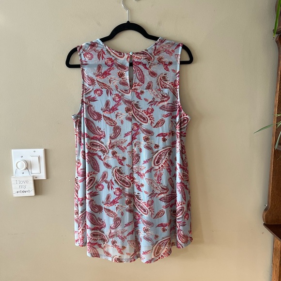 Apt. 9 Light Blue Sleeveless Top with Burgundy/Pink/White Paisley/Floral Print - Picture 12 of 16